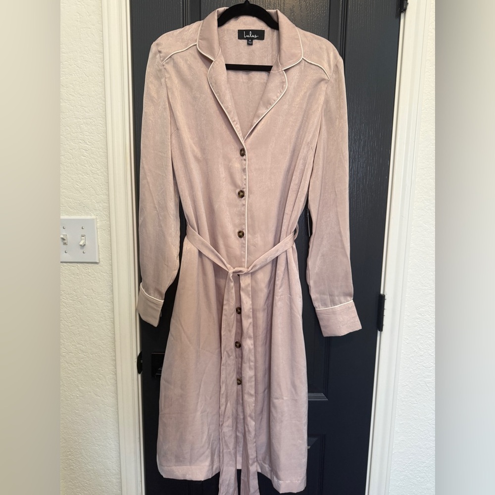 The Lulus Elise Satin Long Sleeve Midi Shirt Dress | Blush | Medium | NWT - Picture 5 of 7